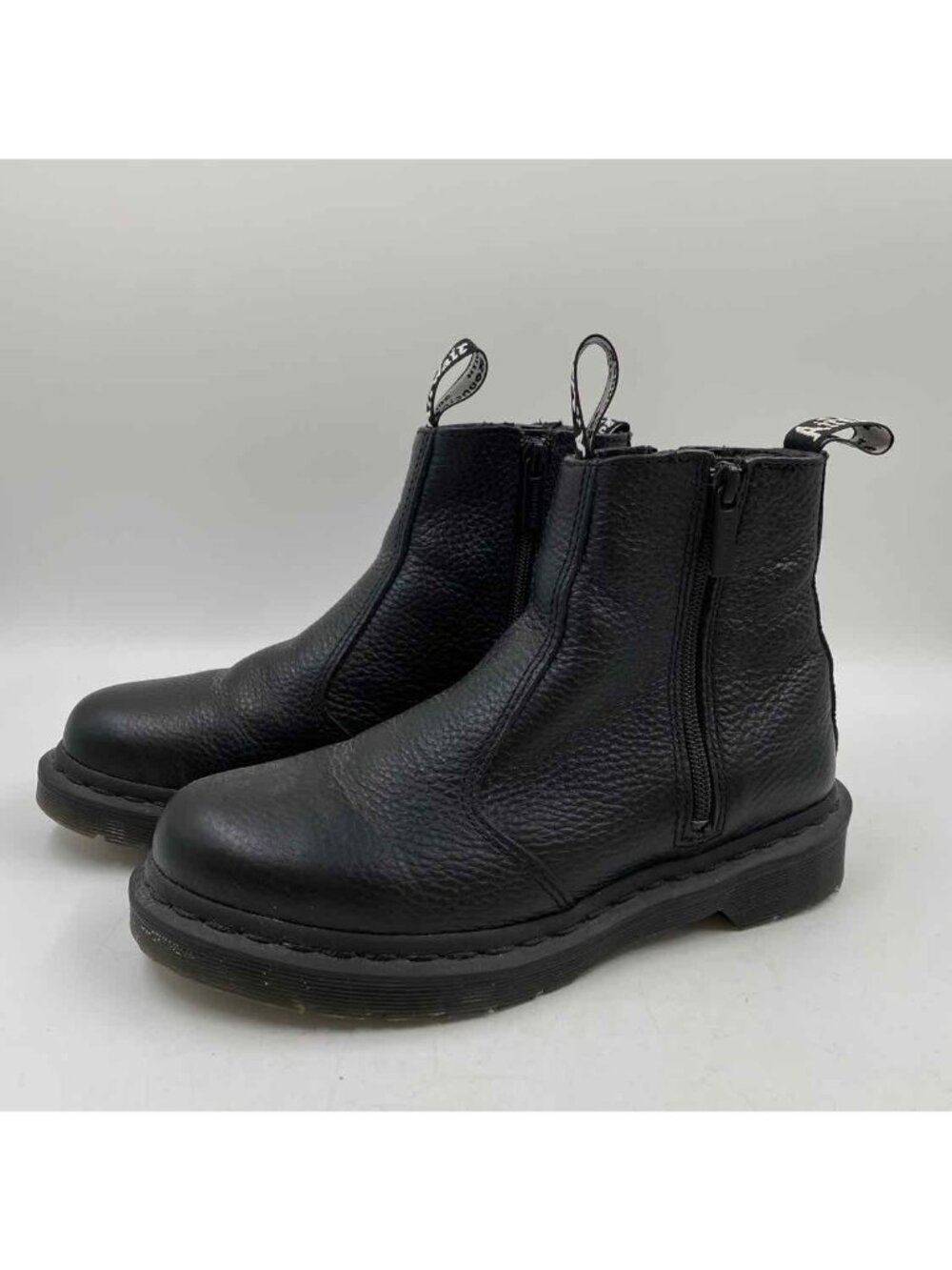 Dr. Martens Chunky Lug Leather Women's Shoe Size 7 Black pebble Boots